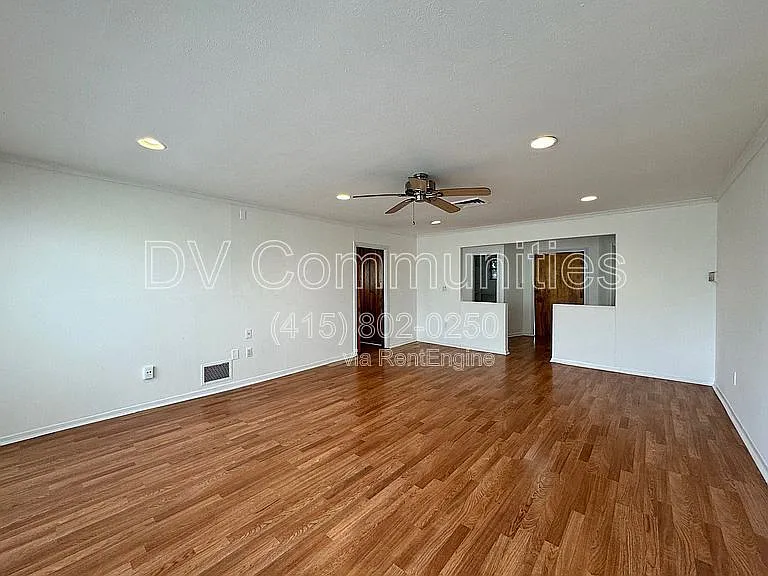 817 Westmont Dr — Photo 13