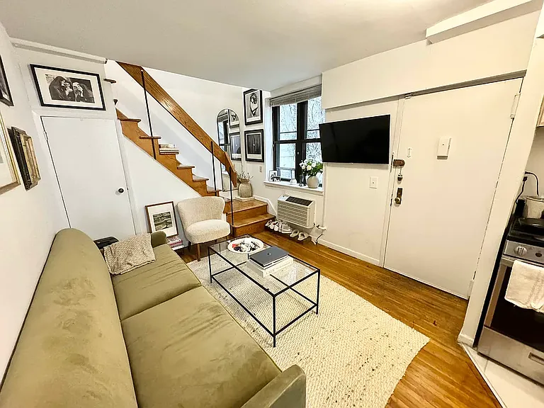 135 Charles St #THE — Photo 2