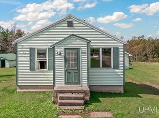 4047 D Rd, Bark River, MI 49807