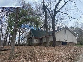 3rd image of 108 Lake Shore Dr