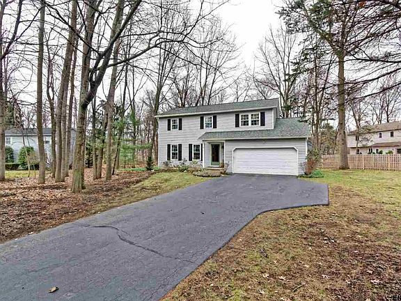 3rd image of 1 Roosevelt Ct