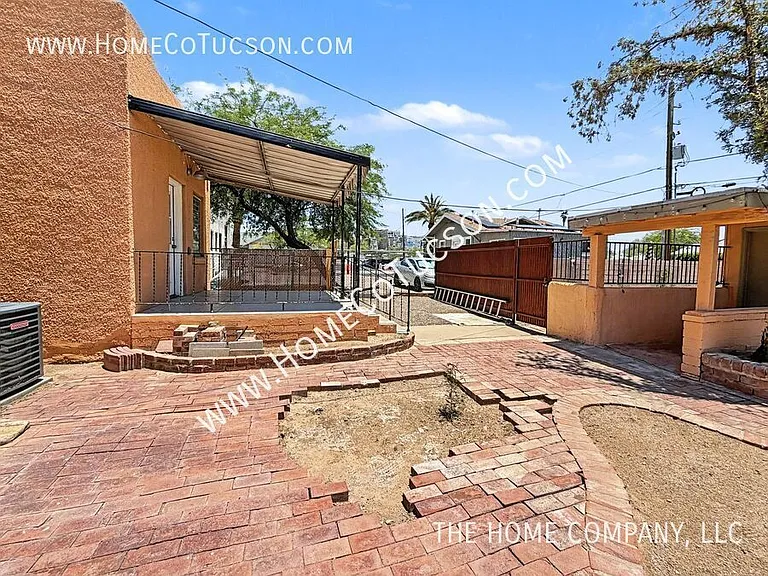 542 E Speedway Blvd — Photo 14