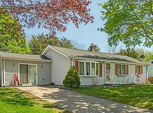 20 Barolay Dr, North Kingstown, RI 02852