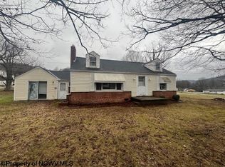 16 Green Hill Ln, Mount Clare, WV 26408