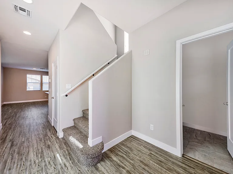 2359 S Wycliff Cir — Photo 11