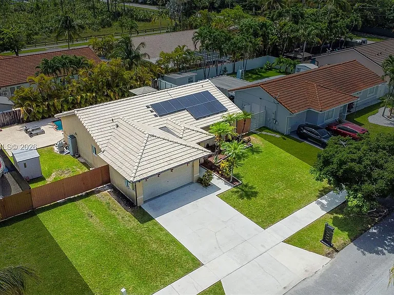 20791 SW 129th Ct — Photo 32