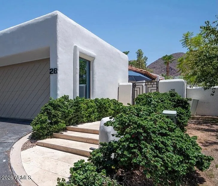 4440 E Camelback Rd #28