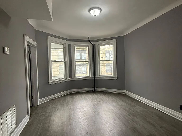 903 Hunterdon St #2R — Photo 1