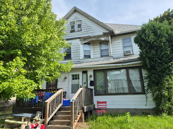 43 Glen St, Holyoke, MA 01040