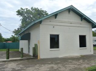 317 Commerce St, Palacios, TX 77465