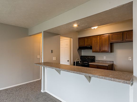 2nd image of 1118 Tall Oaks Cir #1B-1Ba