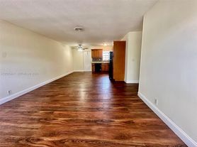 5420 NE 22nd Ter