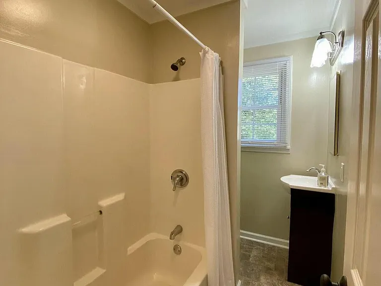 513 W Chapin Rd — Photo 11