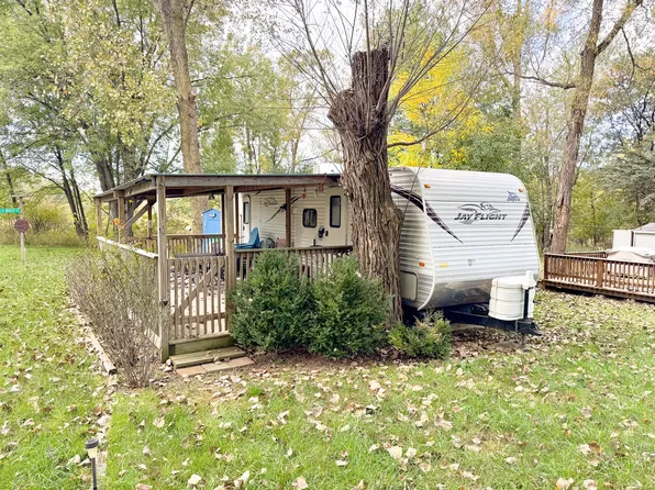 25/34 Woodhaven Dr E, Sublette, IL 61367