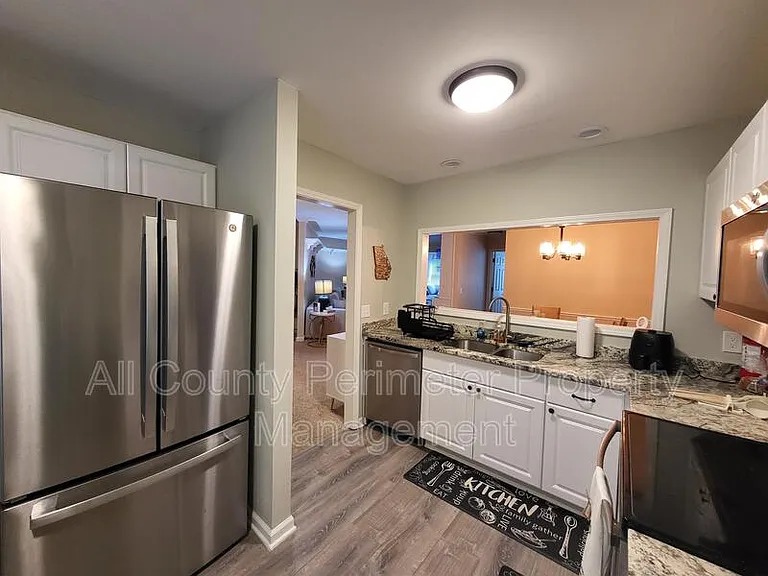 307 Hollyfax Cir — Photo 5