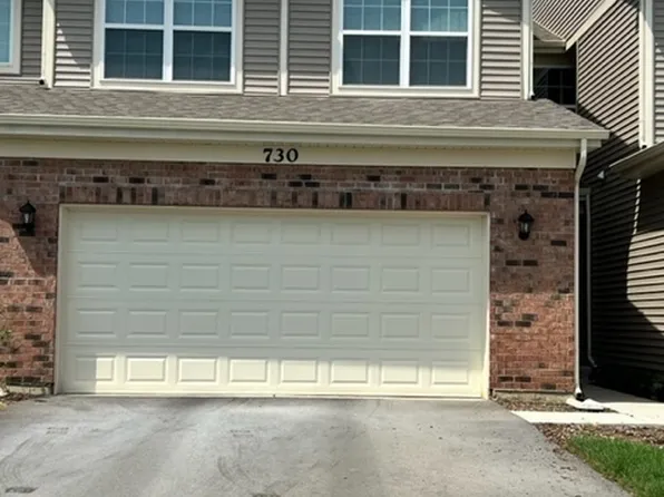 730 Wellington Ln, Cary, IL 60013