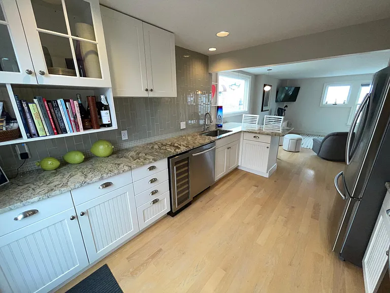 435 Thames St #1 — Photo 7