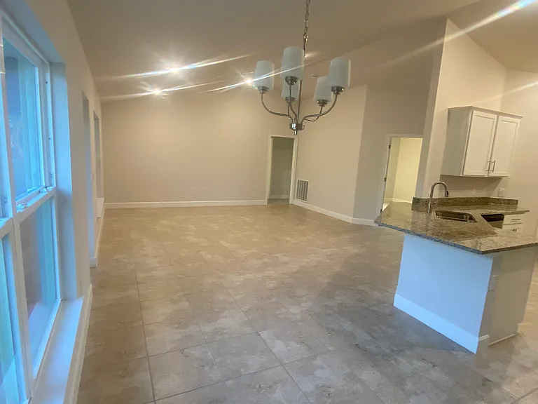 2593 Englewood Rd — Photo 8