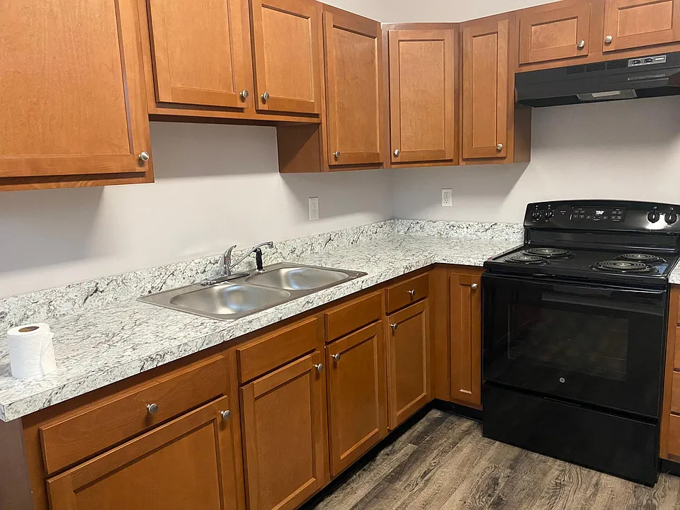 222 Cecil Ave #222