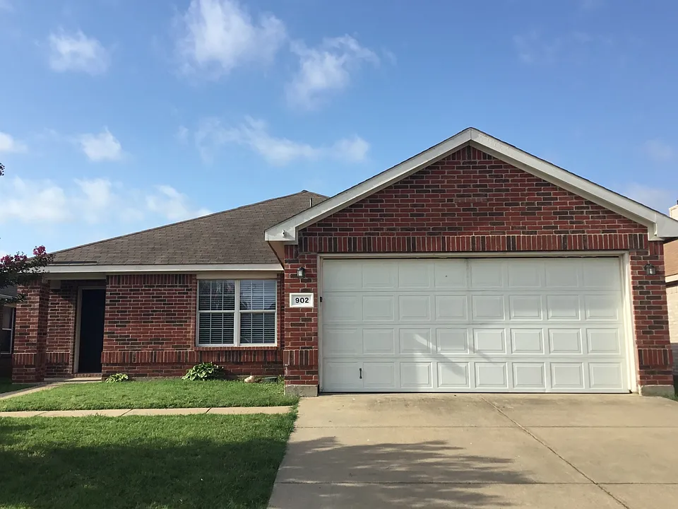 902 Pryor Dr