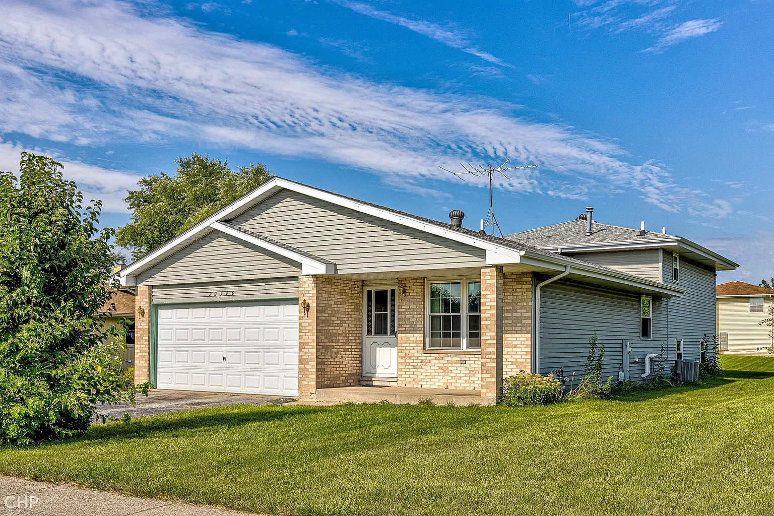 22340 Prairie Ave photo 1