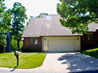 120 Eagle Pointe Dr, Branson, MO 65616