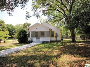 220 N Main St, Fentress, TX 78622