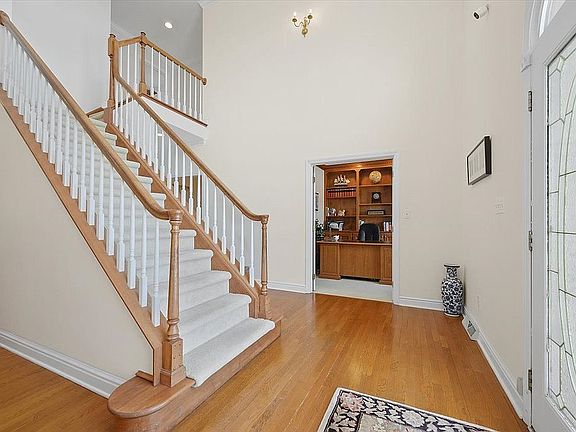 5th image of 1529 Brimfield Dr