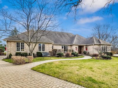 69 Timber Ct, Oak Brook, IL, 60523