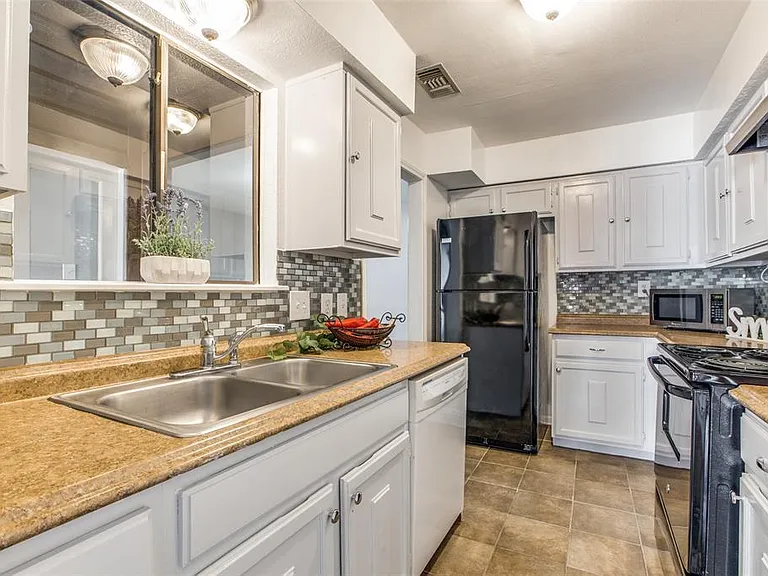 2103 Place Rebecca Ln #D4 — Photo 14