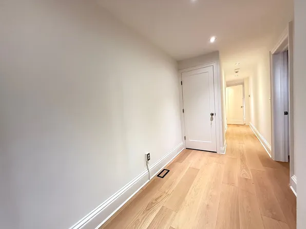 424 Pacific Street image 13 of 19