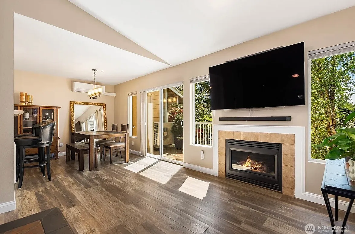 1 bed, 719 sqft, $1,950 — Photo 2