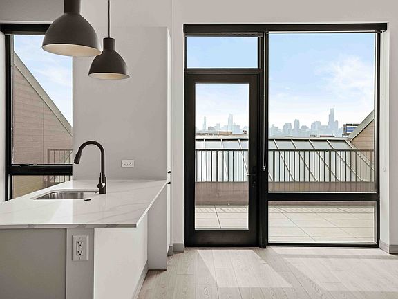 3rd image of 2155 N Elston Ave #3/2