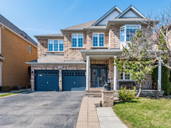 3285 Topeka Dr, Mississauga, ON L5M 7V1