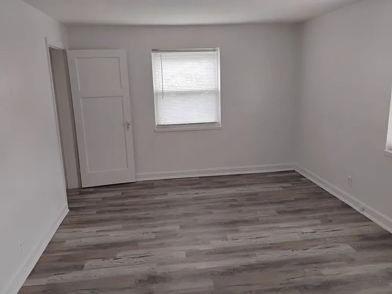 238 E Beechwood Ave — Photo 21