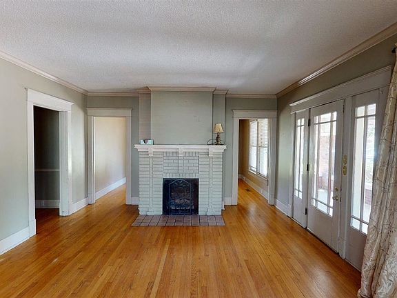 2nd image of 830 Sampson Ave