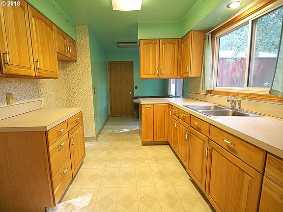 4th image of 3516 NE 124th Ave
