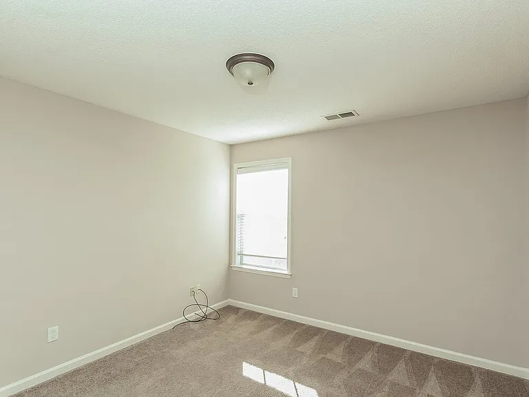 1625 Blackalder Cv — Photo 10