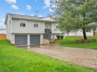 24666 Robinia Dr, Bedford Heights, OH