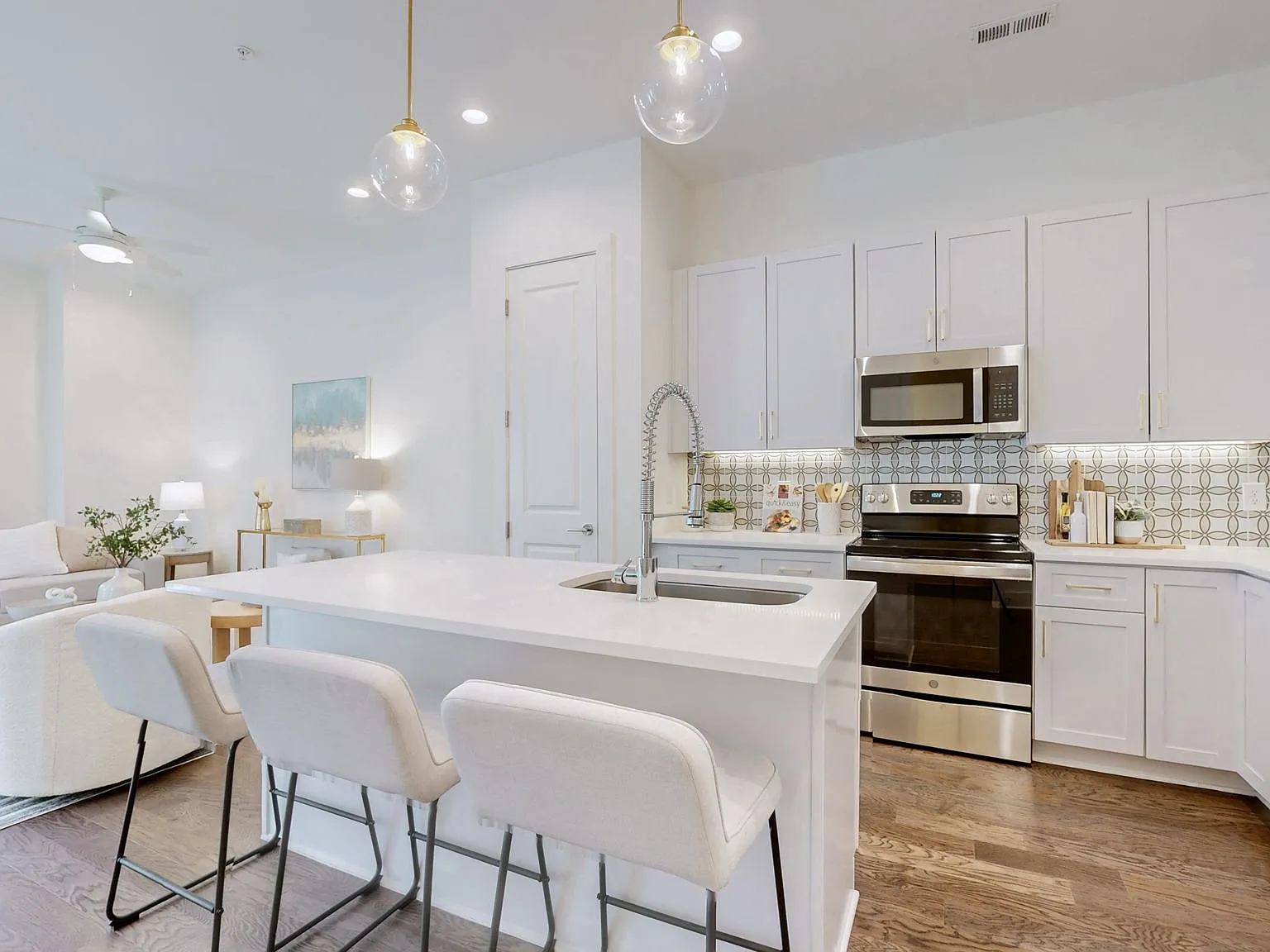 3 bed, 2.5 bath, 1780 sqft, $3,495 — Photo 3