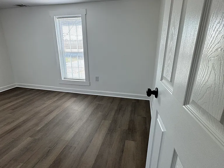 227 Lewis St — Photo 3