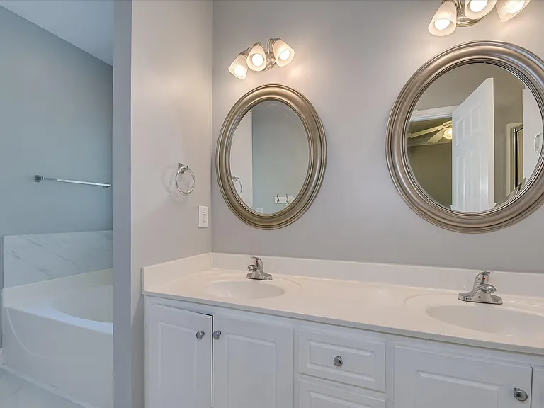 2909 Aylesbury Dr — Photo 18