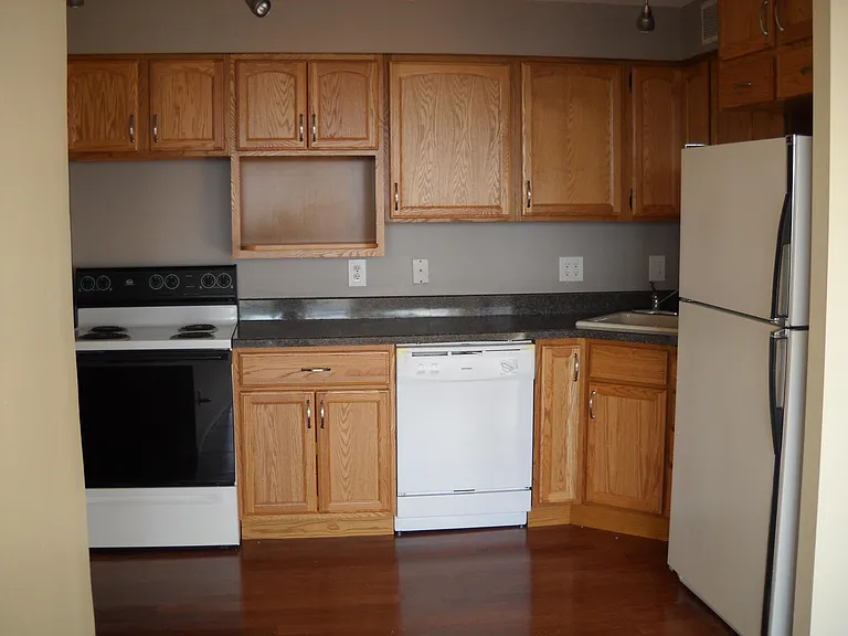 11811 Lake Ave — Photo 8