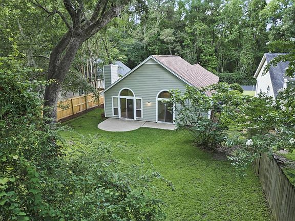 5th image of 2784 McFarlane Ct