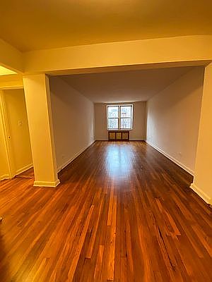 1st image of 135-10 Grand Central Pkwy #19