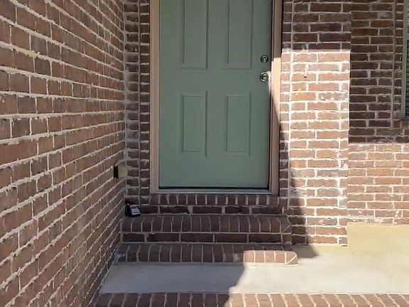 2nd image of 2030 Nichols Rd
