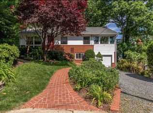 5885 9th Rd N, Arlington, VA 22205