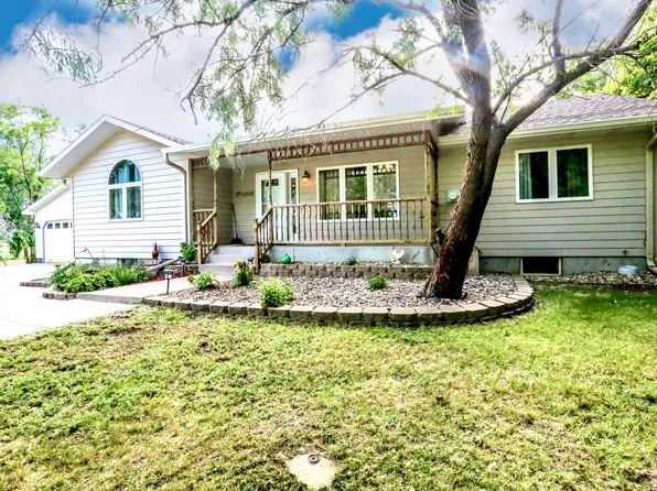 12887 388th Ave, Lincoln, SD 57401