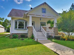 420 W 4th St, Pecatonica, IL 61063