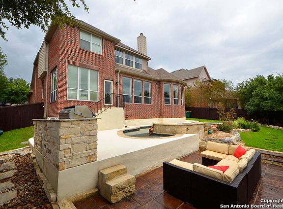 4th image of 902 Corkwood Trl